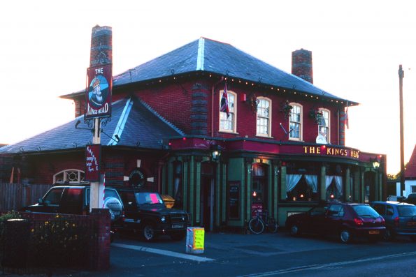 Kings Head PH Brockhurst Rd Gosport Hants June 2001 by Ian R Jeffery